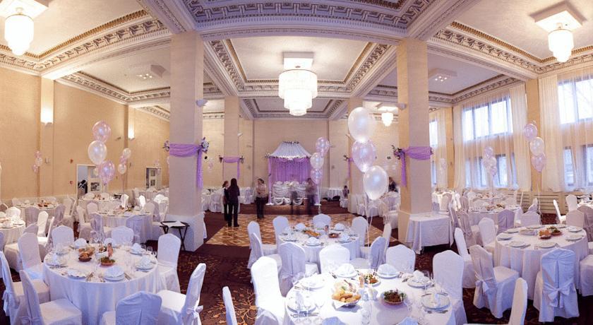 The Dostyk Hotel Almaty Bagian luar foto
