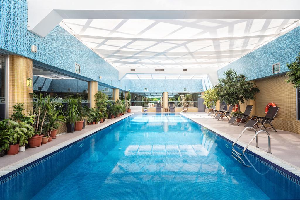 The Dostyk Hotel Almaty Bagian luar foto