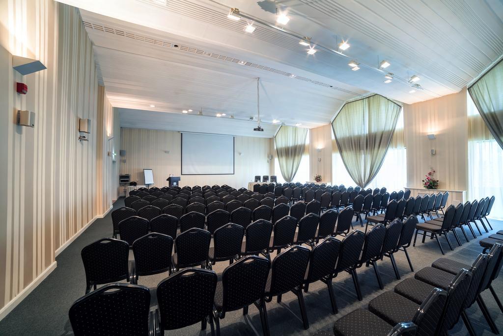The Dostyk Hotel Almaty Bagian luar foto