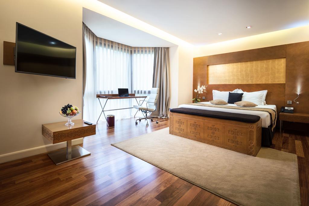 The Dostyk Hotel Almaty Bagian luar foto