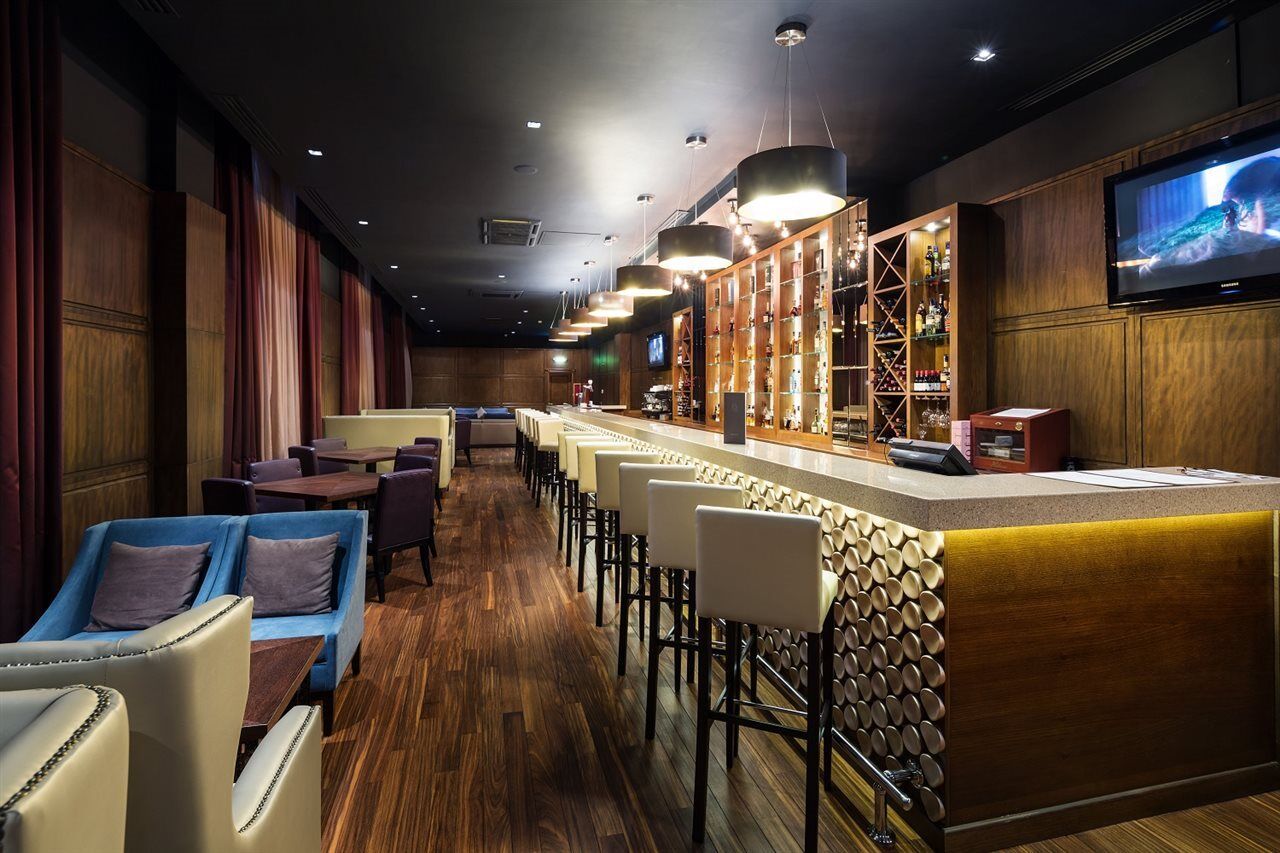 The Dostyk Hotel Almaty Bagian luar foto