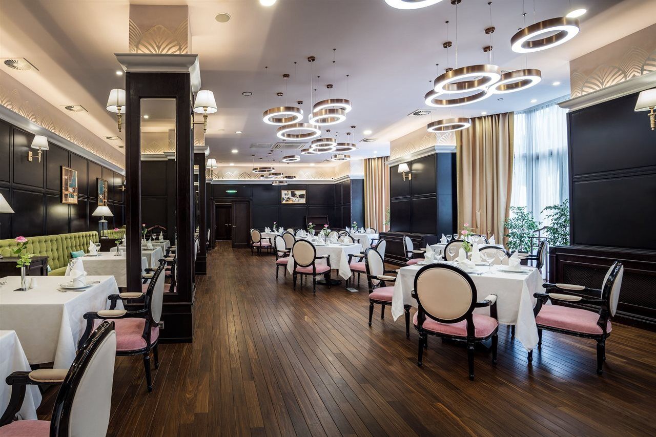 The Dostyk Hotel Almaty Bagian luar foto
